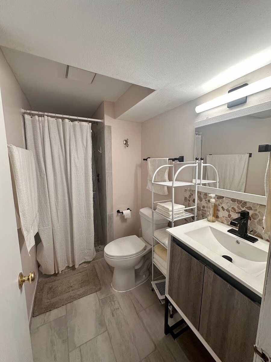 Building Photo - 520 Bellwood Dr