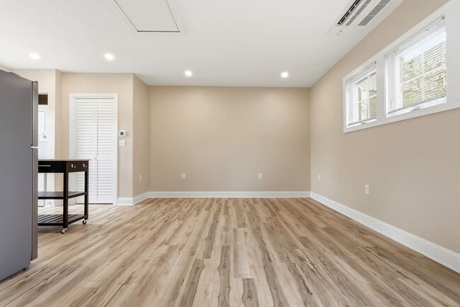 Building Photo - 9 Winthrop Ave