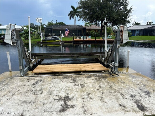 Building Photo - 6128 Cocos Dr