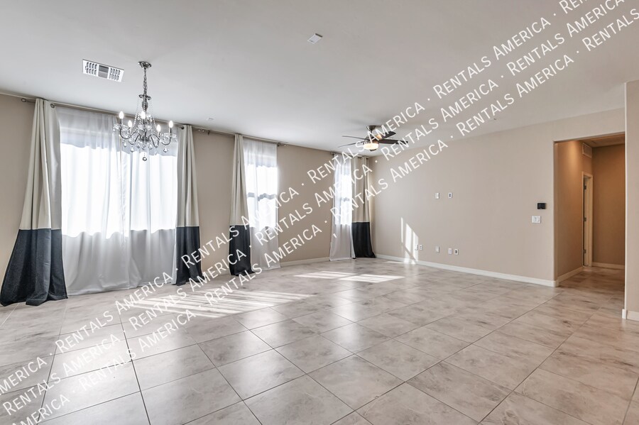 Building Photo - 8680 N Rome Ct