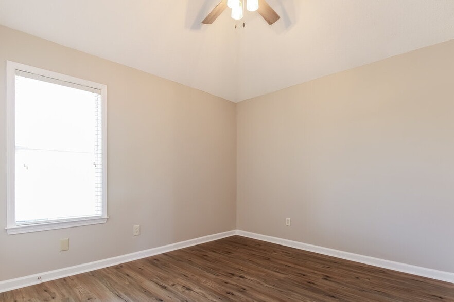 Building Photo - 6805 Sandbourne W