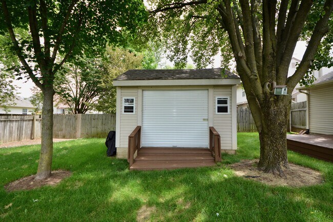 Building Photo - 9610 Claymore Dr