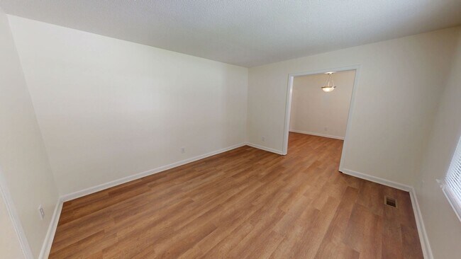 Building Photo - 3 Bedroom with 2 Living Rooms & finished b...