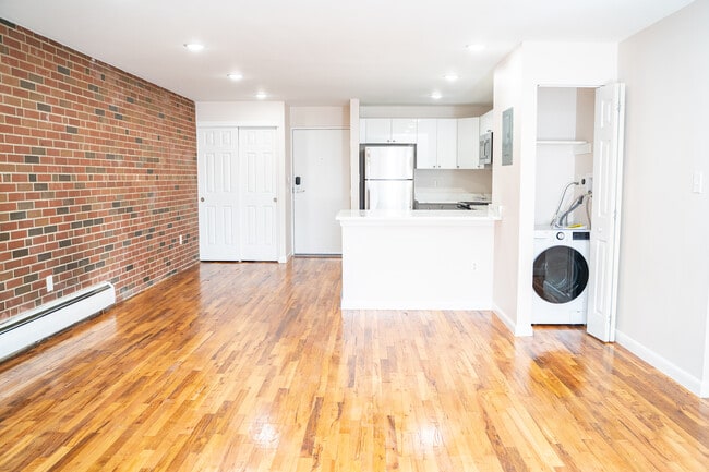 Building Photo - Kenmore Apartments