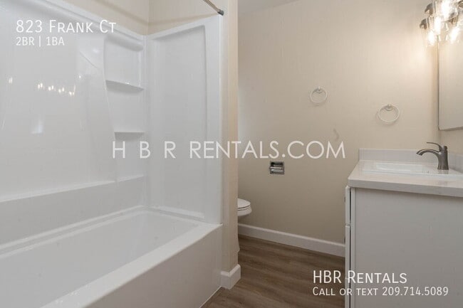 Building Photo - 823 Frank Ct