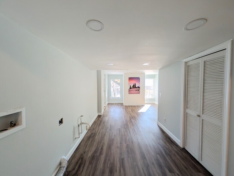 Building Photo - 1637 E Sheridan Bridge Ln