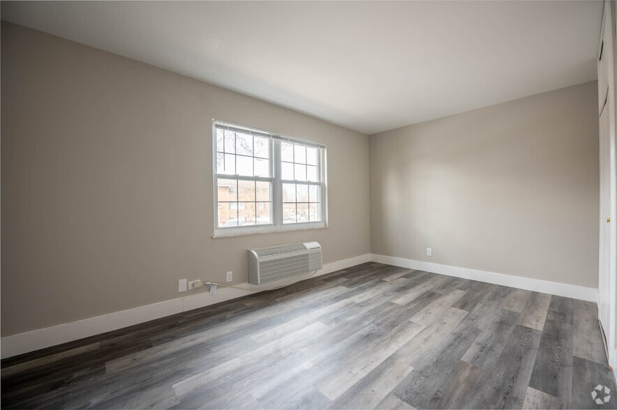 Bedroom. 1-Bed, 1-Bath, 650 Square Feet Unit - Georgetown South