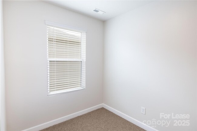 Building Photo - 2117 Morgan Hls Dr