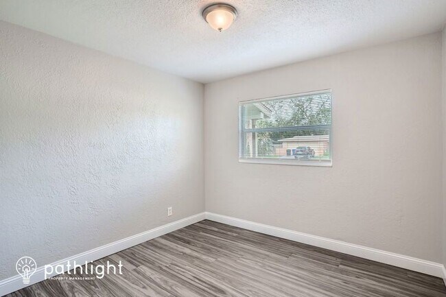 Building Photo - 4080 Bluefish Dr SE