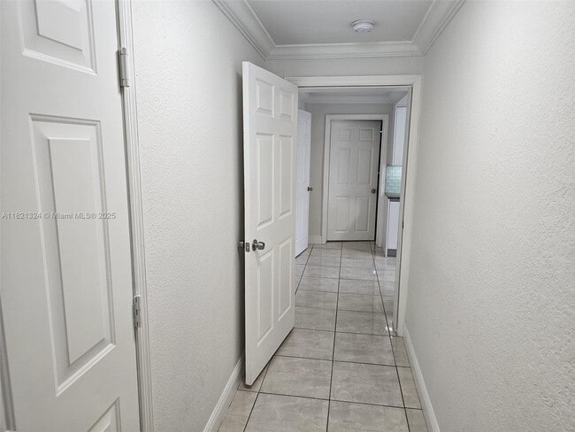 Building Photo - 651 SW 66th Ave