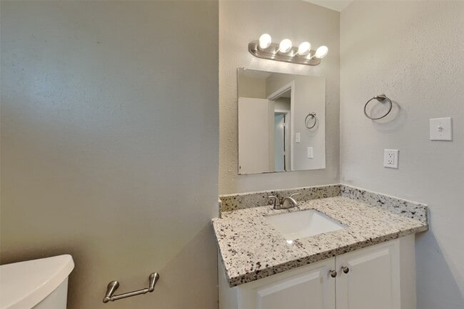 Building Photo - 3419 Shadowcrest Ln