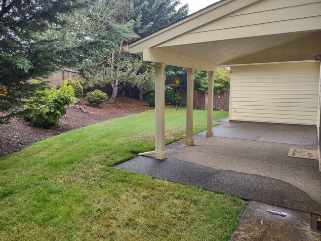 Building Photo - 2464 Sage Ave SE