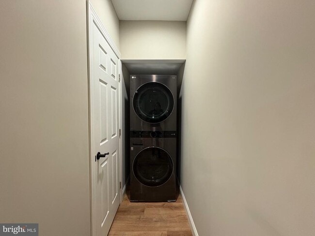 Building Photo - 107 Shilling Ave