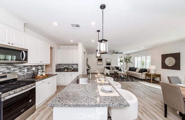 Building Photo - 20886 Mountain Gate Dr