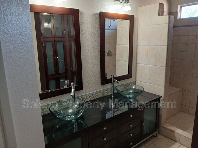 Building Photo - 318 Ridgecrest Cir