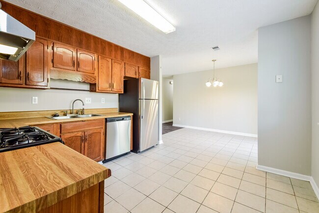 Building Photo - 2464 Hewatt Rd