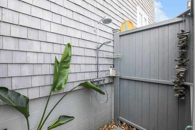 Building Photo - 32 Basin St