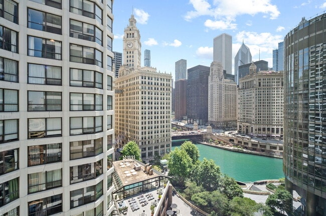 Building Photo - 403 N Wabash Ave