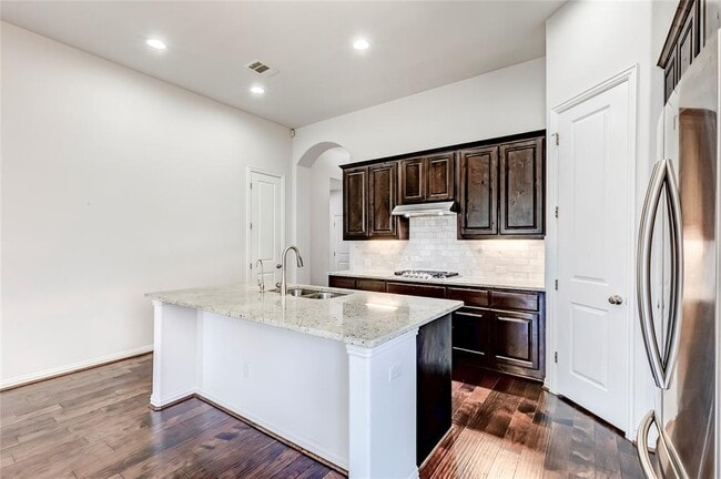 Building Photo - 2918 Diego Dr