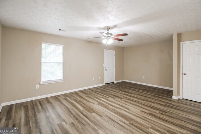 Building Photo - 1660 Riverchase Cir NE
