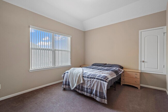 Building Photo - 10602 Comeaux Ln