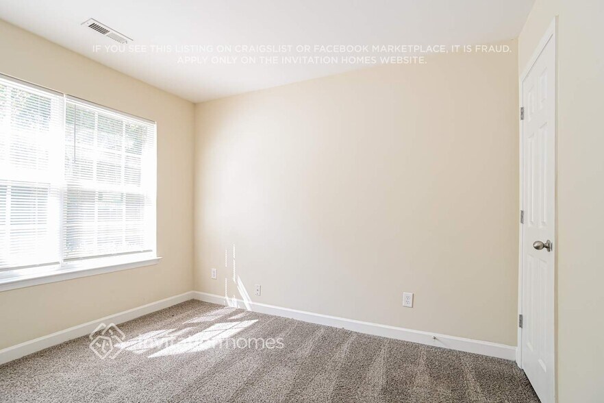 Building Photo - 305 Peachtree Rd