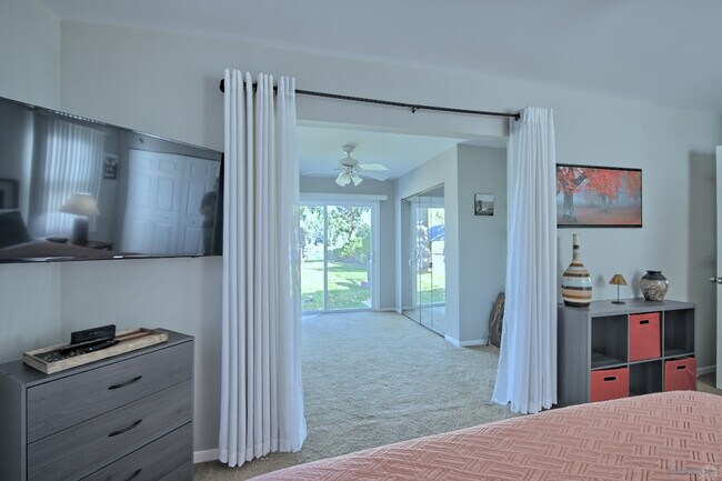 Building Photo - 4228 Riverside Dr