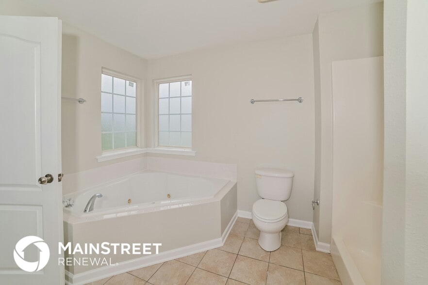 Building Photo - 7736 Gilmore Ln