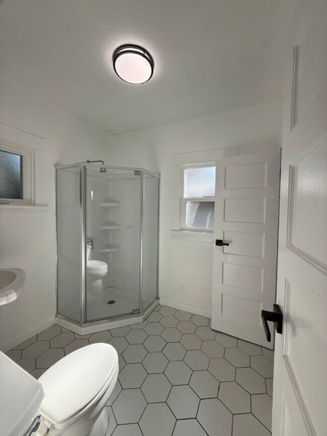 Building Photo - Jannsen Property