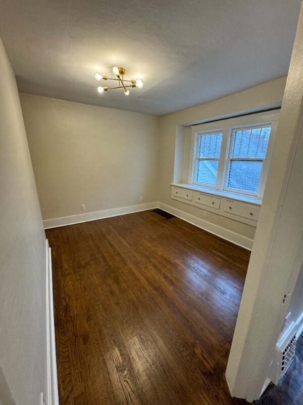 Building Photo - 306 N Fairview Ave