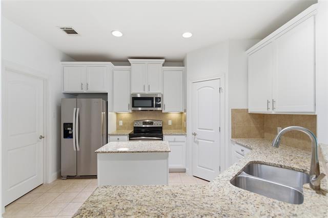 Building Photo - 2633 Eagle Dr