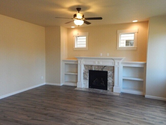 Building Photo - 5 Bedroom Beaverton Home!!!