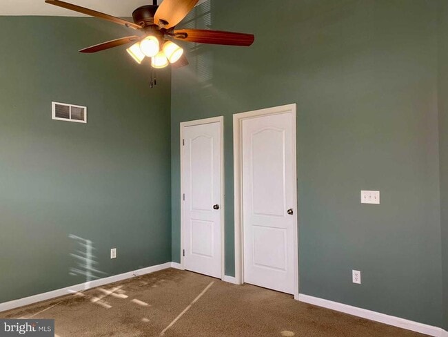 Building Photo - 351 Paradee Dr