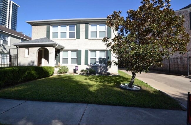 Building Photo - 1505 McDuffie St