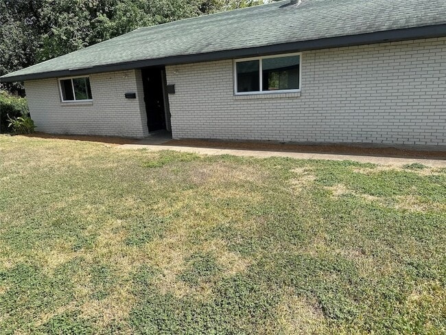 Building Photo - 5405 Suez St
