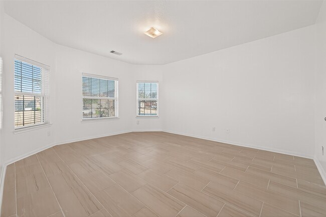 Building Photo - 20807 Echo Manor Dr