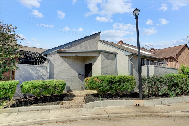 Building Photo - 9424 Bassoon Dr