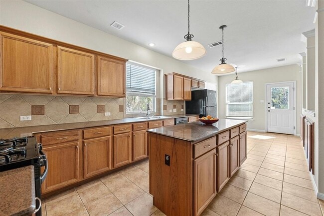 Building Photo - 11305 Brixey Ln