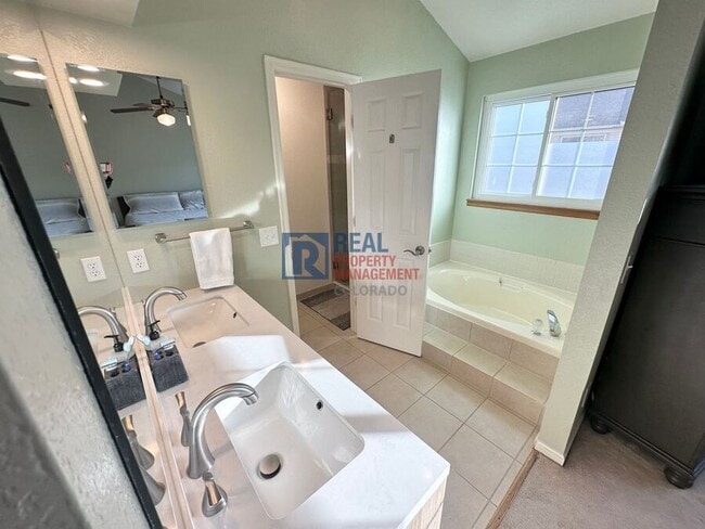 Building Photo - 2032 S Xenia Way