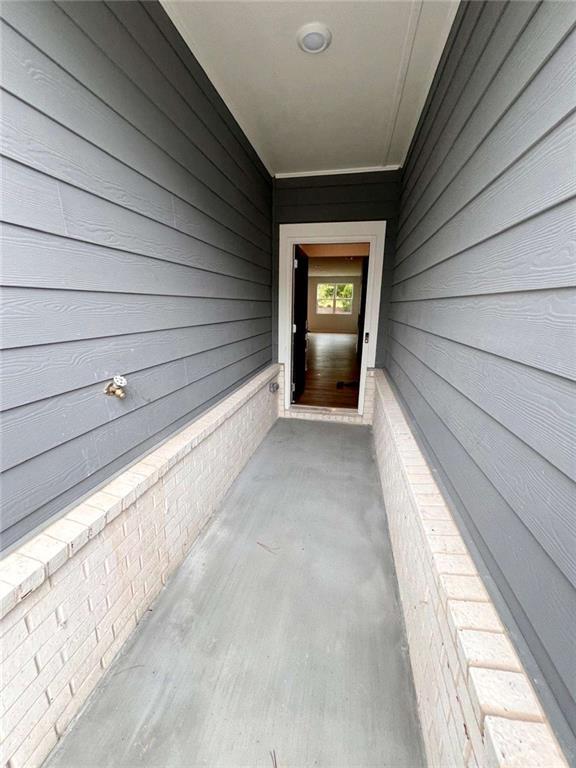 Building Photo - 650 Pt Pl Dr
