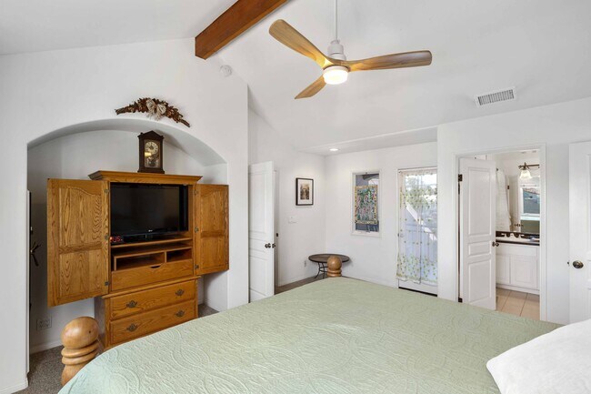 Building Photo - 1605 Lynngrove Dr