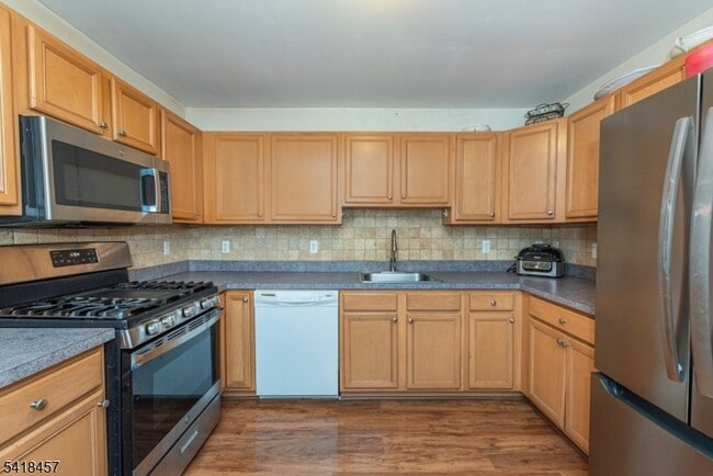 Building Photo - 127 Falcon Ridge Way N