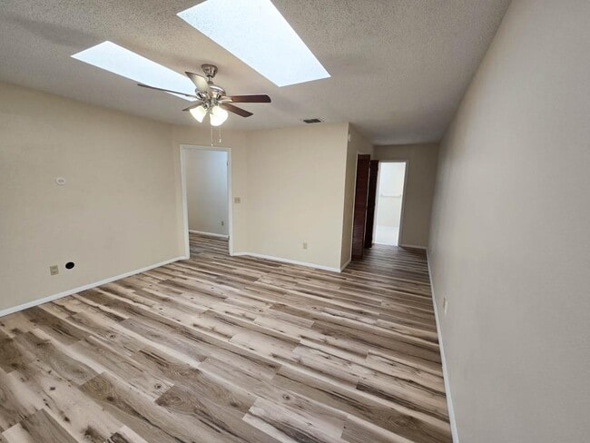 Building Photo - 1232 Woodridge Ct