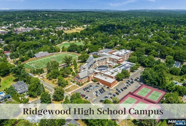 Building Photo - 230 Hillcrest Rd