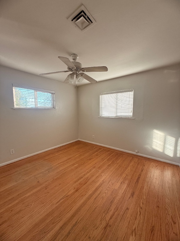 Building Photo - 4208 Oak Knoll Dr