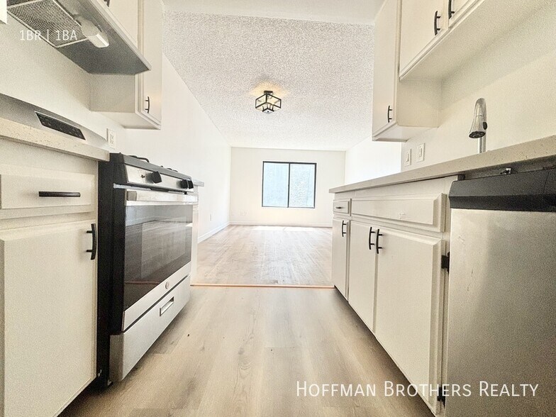 Building Photo - 11817 Victory Blvd