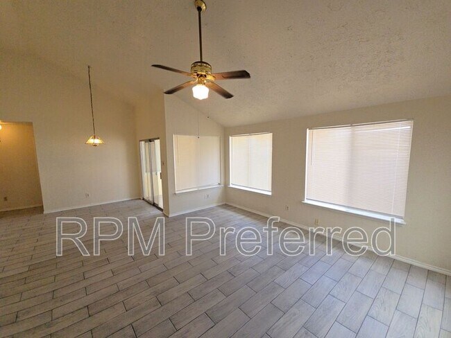 Building Photo - 3930 Mohlerbruk Dr