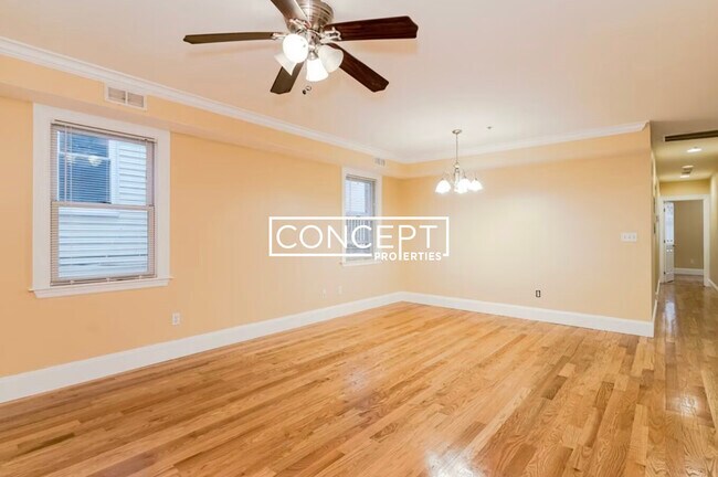 Building Photo - 166 Boylston St