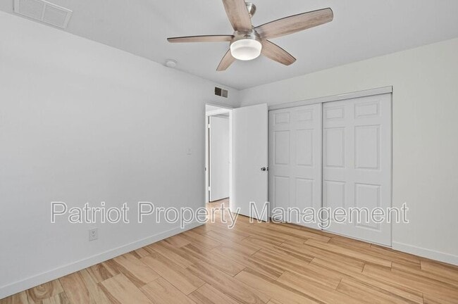 Building Photo - 821 N 87th Pl