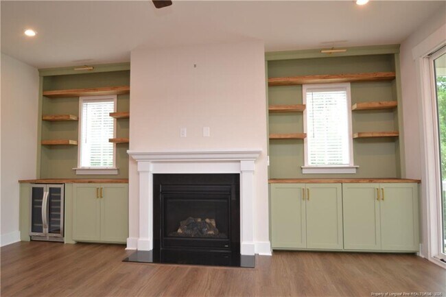 Building Photo - 544 Basin Hl Dr